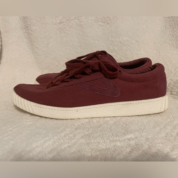 Women’s Tretorn Nylite Plus sneaker. Sangria red canvas. Size 12M. - Picture 5 of 8